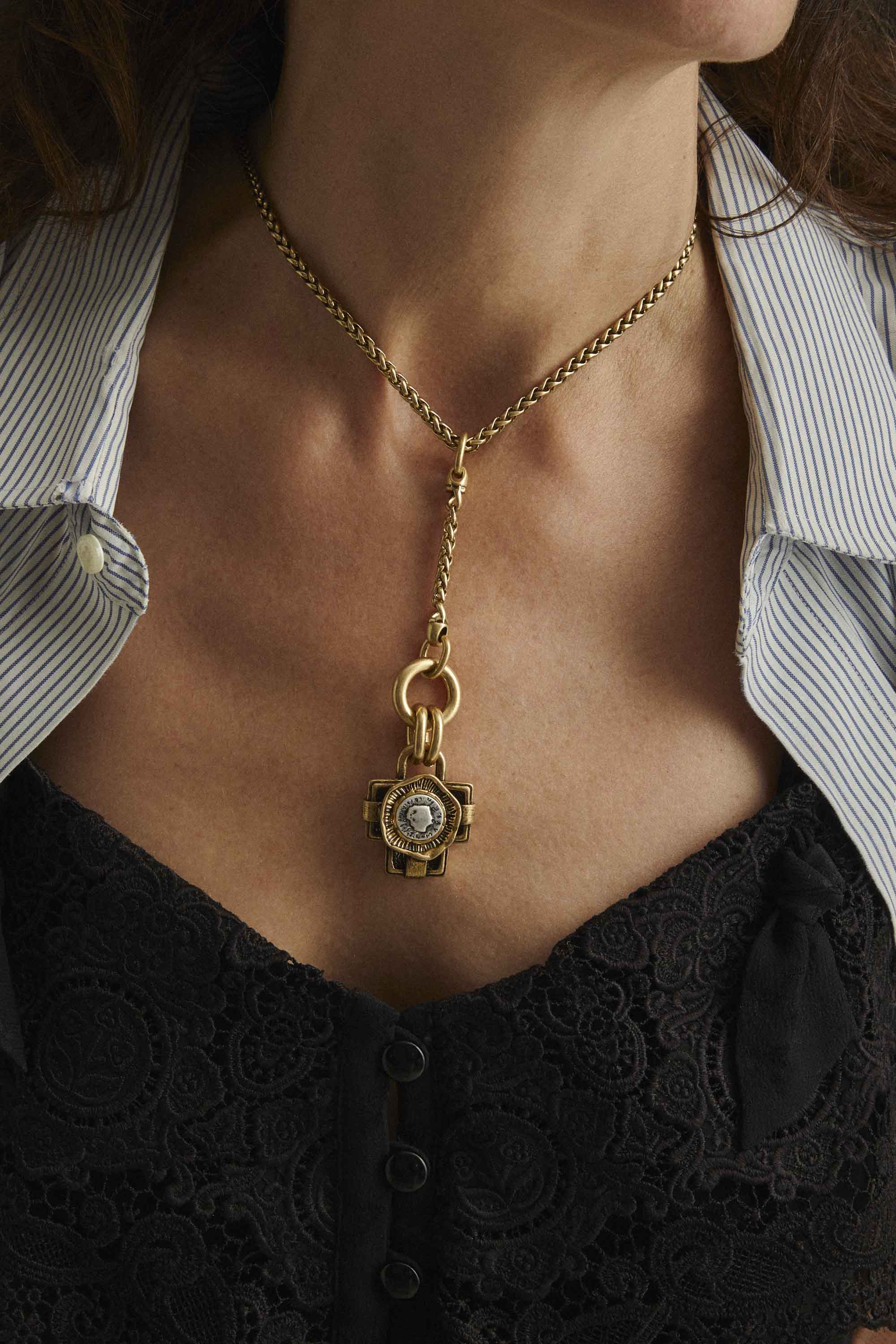 FLEUR DELON NECKLACE