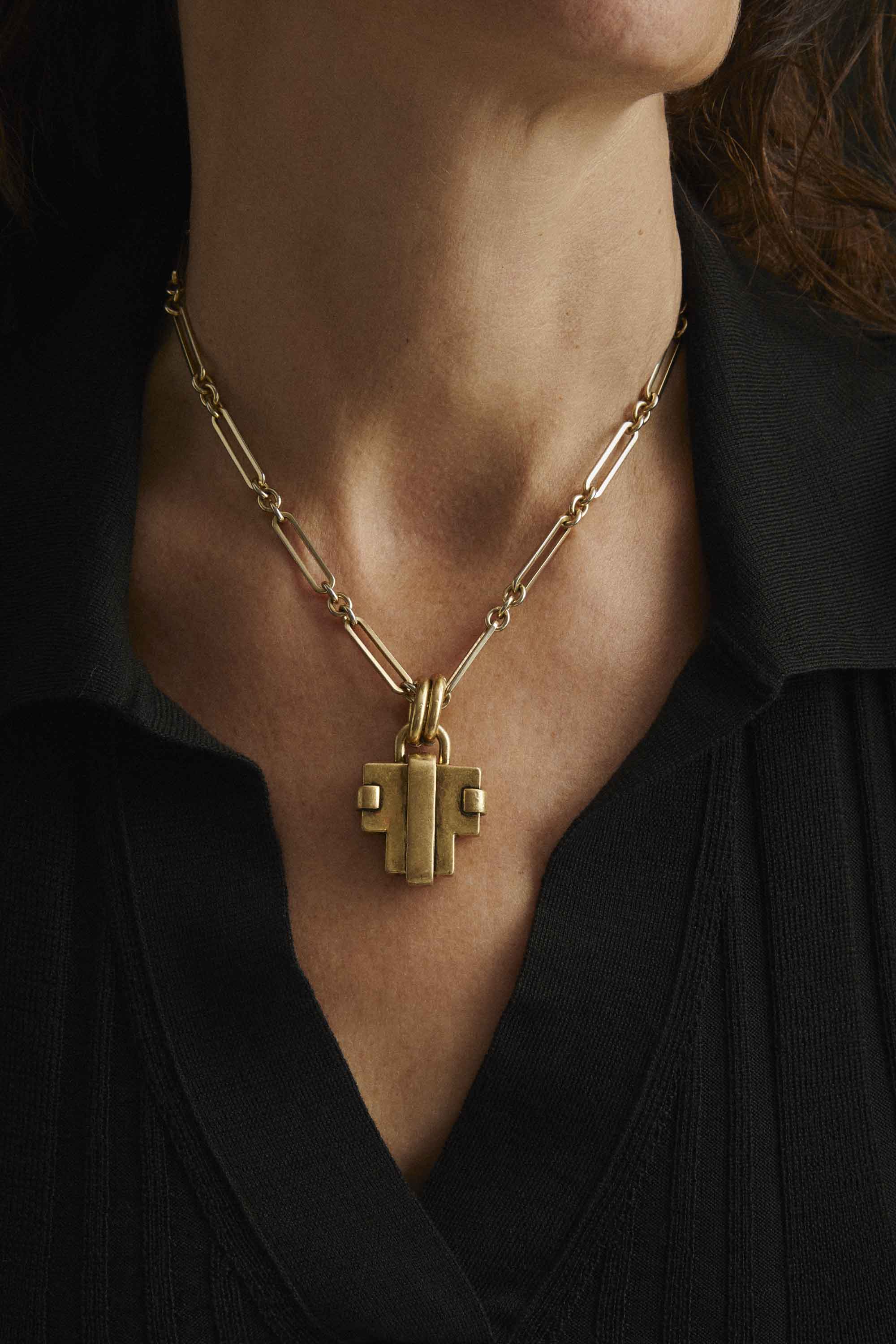 ALAIN CROSS NECKLACE